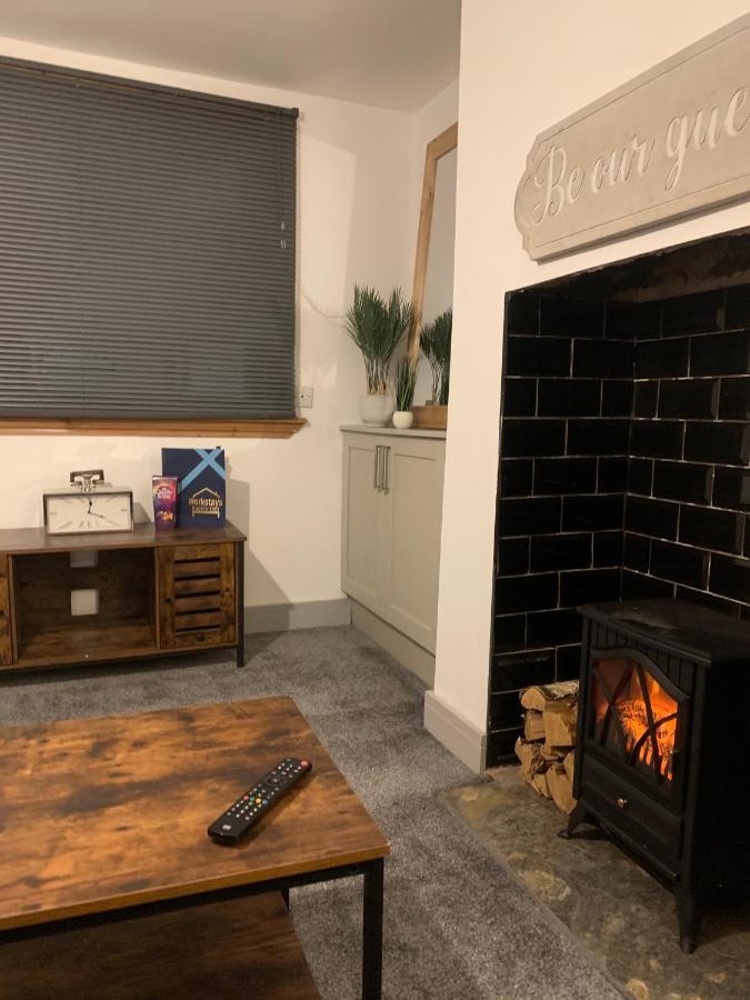 Cosy Cottage In Redcar - Workstays UkWilton  エクステリア 写真