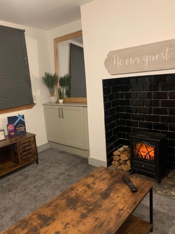 Cosy Cottage In Redcar - Workstays UkWilton  エクステリア 写真